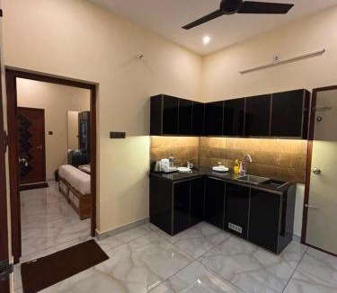 Kalamassery Hotel | Uni Stay Inn