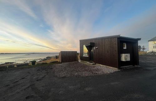 Haram House | Unik og moderne microhytte med utsikt mot havet 40 A Otterlei Resort
