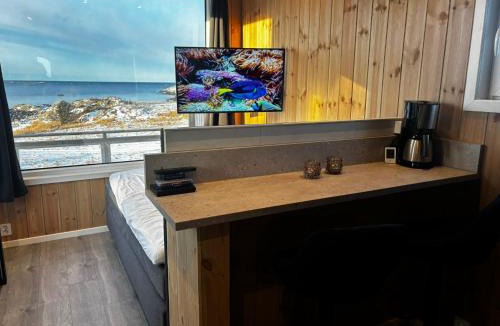 Haram House | Unik og moderne microhytte med utsikt mot havet 40 A Otterlei Resort
