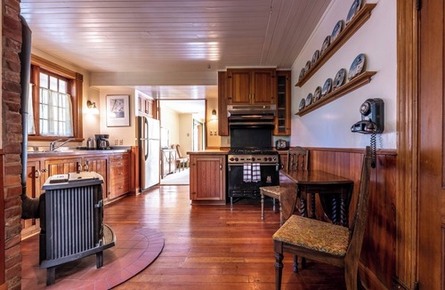 Bowen Island Resort | Union Steamship Marine Resort
