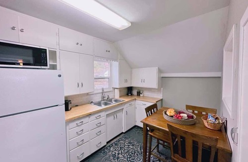 Astoria Apartment | Uniontown Boat View Loft