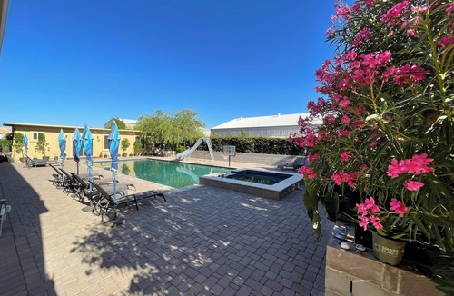 Anthem Cottage | Unique 1-bdrm guesthouse with 24hr access to Pool & Jacuzzi