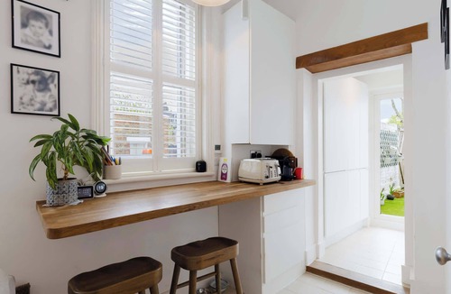 Shaftesbury Apartment | Unique 2BD Flat with Patio and Study in Battersea