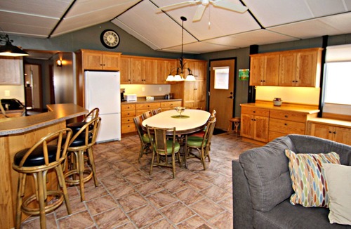 Glenwood House | Unique 6 bdrm on 1 acre on BEAUTIFUL Lake Amelia! 2 kitchens and LOTS of space!