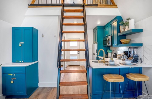 South Central Houston Apartment | Unique A-frame Tiny House - 2 km from FIFA Fest
