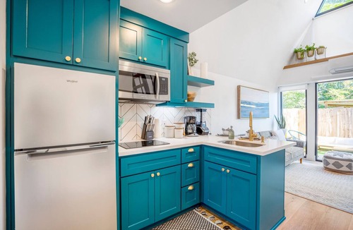 South Central Houston Apartment | Unique A-frame Tiny House - 2 km from FIFA Fest