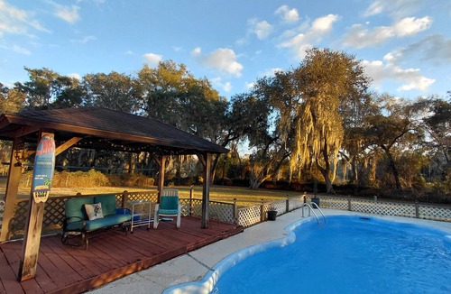 Silver Springs House | Unique A-Frame wloft, pool, & RV electric 17 min from Silver Springs State Park