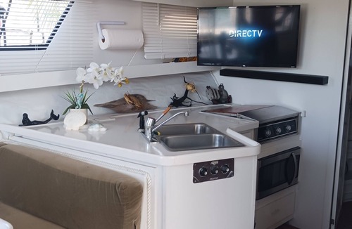 Key Largo Boat Rental | UNIQUE AND BEAUTIFUL "BONNE-VIE at SEA"