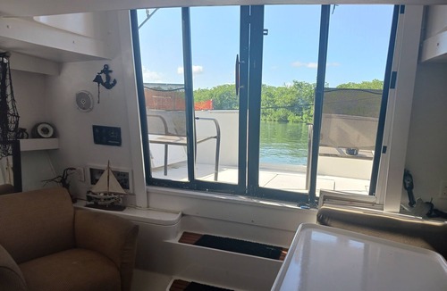 Key Largo Boat Rental | UNIQUE AND BEAUTIFUL "BONNE-VIE at SEA"