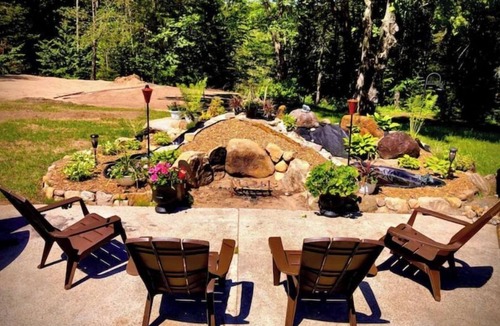 Caroga Lake House | Unique and charming, exquisitely themed Log Cabin