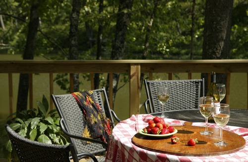 Eureka Springs Cottage | Unique and Close to Downtown - Lake Lucerne Resort & Ranch Tom Sawyer