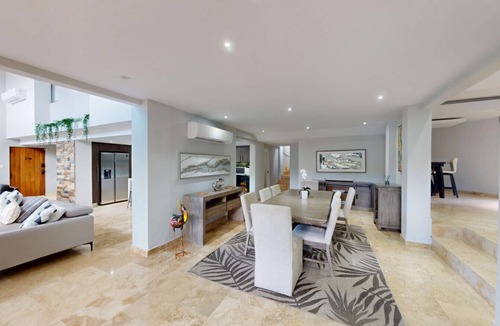 Rio Villa | Unique and Luxurious 5 Bedroom Mansion