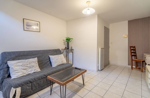 Saint-Thibery Apartment | Unique Apartment with Parking and Wi-Fi