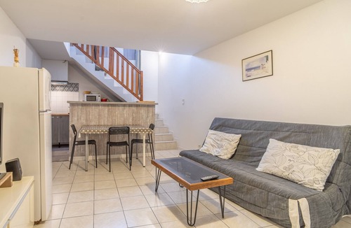 Saint-Thibery Apartment | Unique Apartment with Parking and Wi-Fi