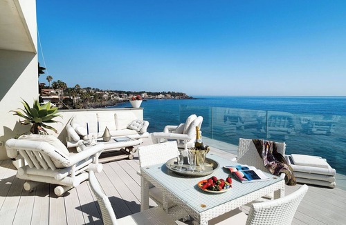 Aci Castello Apartment | Unique Apartment with Panoramic Terrace and Hammam