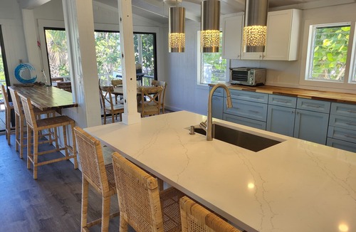 Naples House | UNIQUE BEACH TO BAY ISLAND GETAWAY, KEEWAYDIN AND FLORIDAS FINEST BEACH.