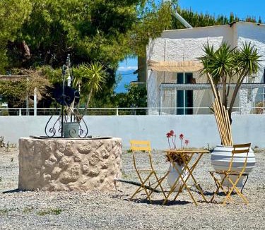 Messini House | Unique Beachfront Cottage House - Private Garden