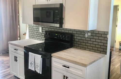 Franklin House | Unique, beautiful, location & only minute to Downtown Franklin & Nashville