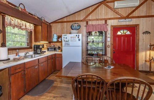 Lake Toxaway Cabin | Unique Cabin w/Fire Pit and Tennis On Site