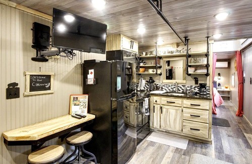 Clyde House | Unique Caboose Accommodation for a Getaway near Asheville, North Carolina