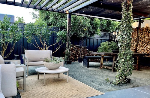 St. Mary's Apartment | Unique & Chic Apartment with Spectacular Outside Living Room