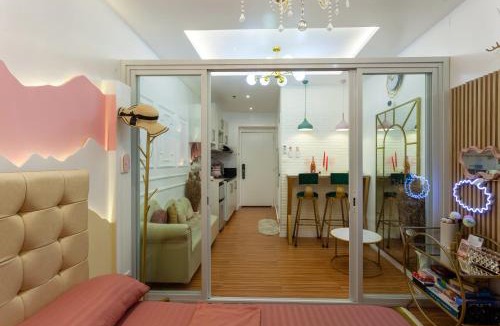 South Triangle Apartment | Unique Chiq and comfy place with board games, Quezon City