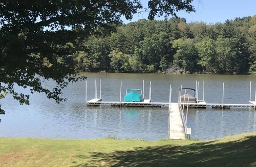 Senecaville House | Unique comfy and cozy Lake Front Cabin on beautiful Seneca Lake!