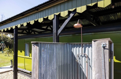 Birdham House | Unique & Comfy Remodelled Railway Carriage