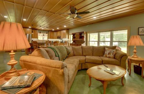 Cotter House | Unique Cotter Getaway w/Deck & Outdoor Dining!