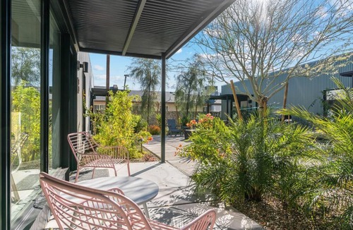 Camelback East Apartment | Unique Design 1-bedroom Apartment - 80 Walkscore!