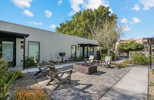Camelback East Apartment | Unique Design 1-bedroom Apartment - 80 Walkscore!