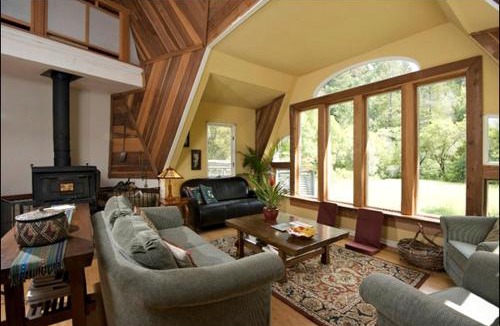 Philo House | Unique Dome with Hot Tub for a Family Getaway in Philo, California