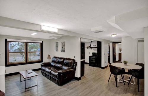 Gainesville Apartment | Unique Downtown 2br 2ba close to everything Apt.B