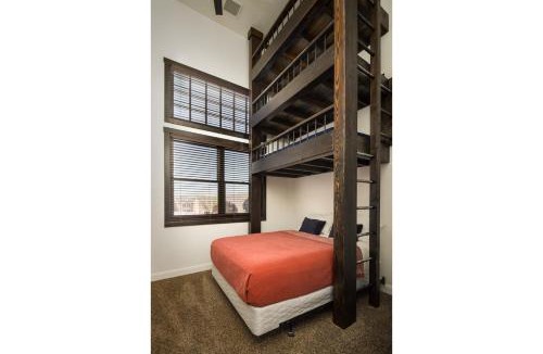 Moab Apartment | Unique Downtown Rental - La Dolce Vita Villas #5