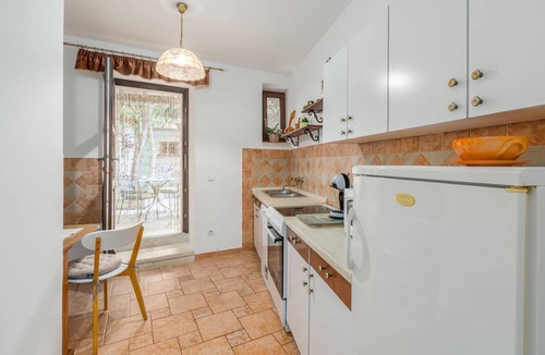 City Center Apartment | Unique flat in the centre of the old town of Porec just 150 metres from the beach with Mediterranean garden