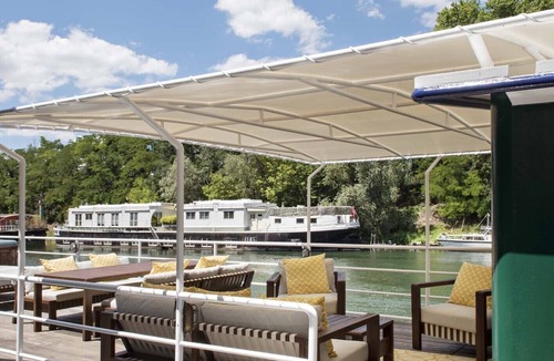 Quartier de la Muette Boat Rental | Unique.