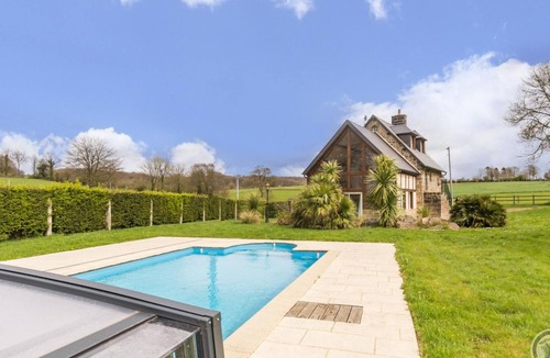 Saint-Michel-de-Montjoie Cottage | Unique house with pool and landscaped park in Saint-Michel-de-Montjoie
