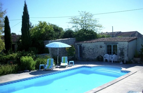Serigny House | Unique gite, original beams, rural charm, pool.