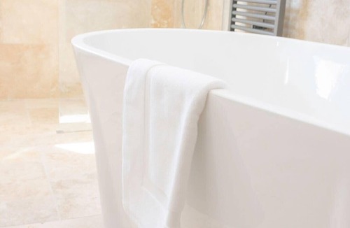 Lancon-Provence Bed & Breakfast | Unique guest room in the heart of Provence: "The Secret of the Stones"