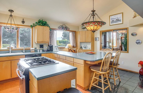 Sequim House | Unique Home w/Beautiful Mtn Views!