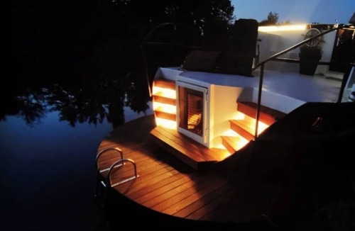 Haarlemmerbuurt Boat Rental | Unique houseboat with Sauna @ walking distance historic center of Amsterdam.