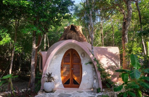 Soliman Bay House | Unique Jungle Dome Ik