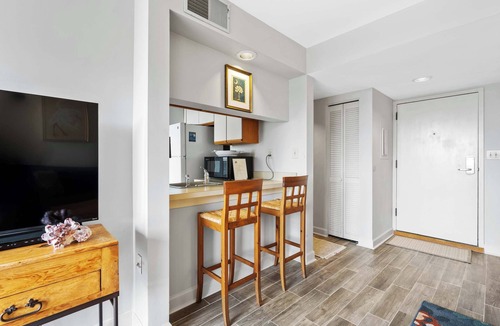 Shelter Cove Condo | Unique Lagoon-View Condo with Balcony & Spiral Staircase