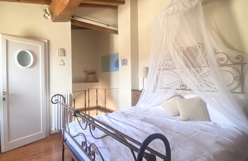 Greve in Chianti House | UNIQUE LARGE TERRACE WITH VIEWS TO CHAINTI VALLEY AND DRINK