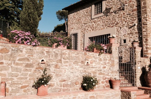 Greve in Chianti House | UNIQUE LARGE TERRACE WITH VIEWS TO CHAINTI VALLEY AND DRINK