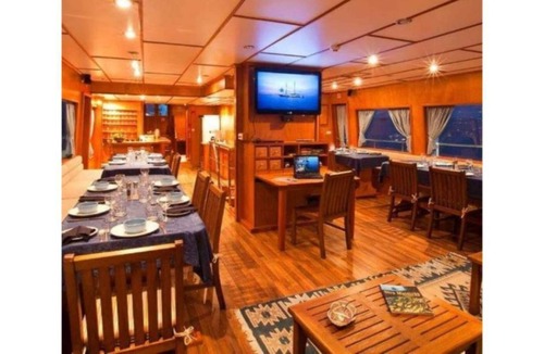 Maldives House | Unique liveaboard experience in Maldives, AIl Incl