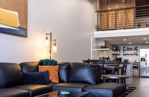 Barths Apartment | Unique loft w/garage door! Spacious & clean