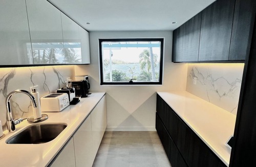 Great Harbour Cay House | Unique Luxurious Modern Renovated Townhouse