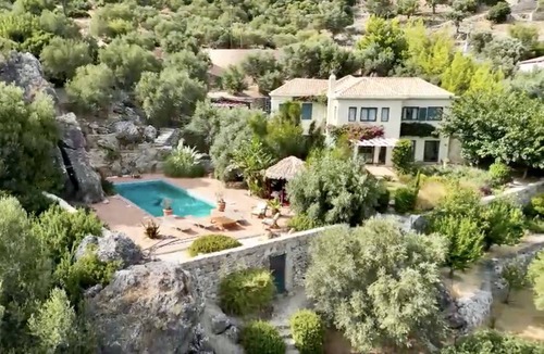 Kantanos-Selino Villa | Unique, luxurious, staffed villa with cinema and pool overlooking the sea