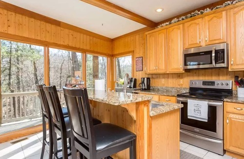 Massanutten Cabin | Unique Massanutten Lodge, Hot Tub, Game Room w/foosball and Gorgeous Views!